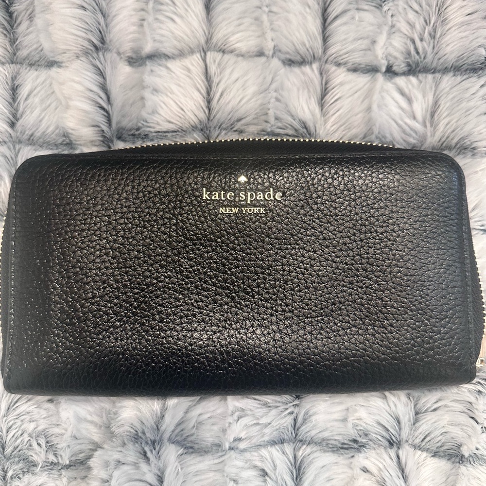 Kate Spade Black EUC Leather Wallet